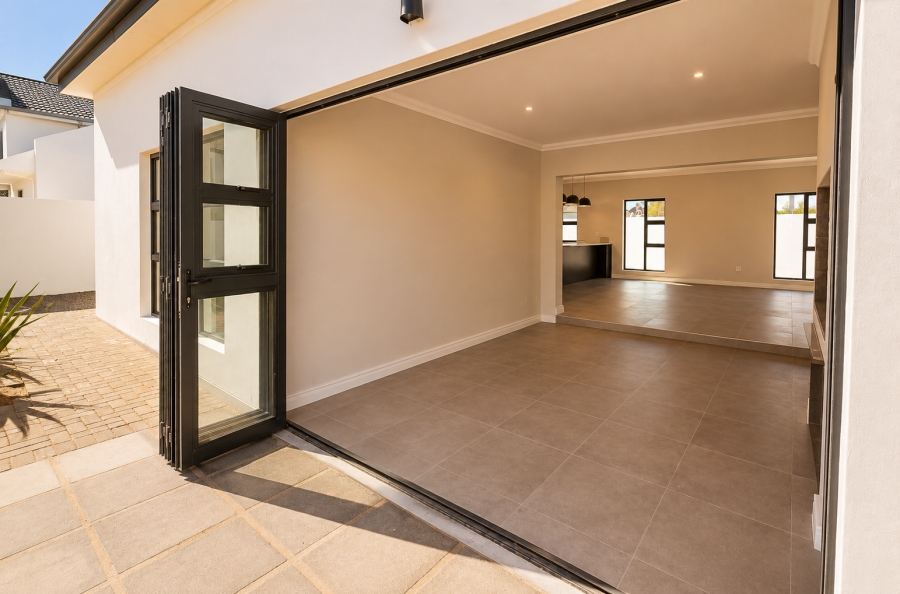 4 Bedroom Property for Sale in Shelley Point Western Cape